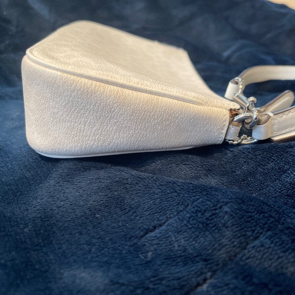 NWOT Coach Nolita 19 Signature Canvas Wristlet Glacier White Silver Hardware - Picture 6 of 12